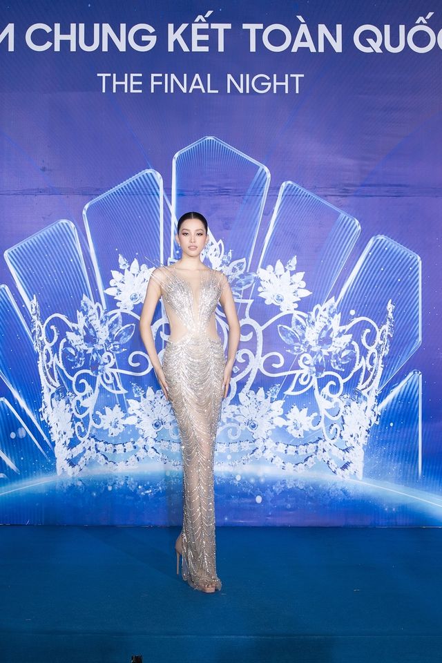 4 Hoa hậu đọ dáng trên thảm đỏ Chung kết Miss World Vietnam 2022 - Ảnh 4.