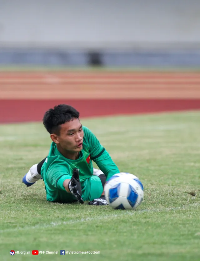 U16 Việt Nam hoàn thành buổi tập cuối cùng trước trận chung kết với U16 Indonesia - Ảnh 2. U16 Việt Nam hoàn thành buổi tập cuối cùng trước trận chung kết với U16 Indonesia - Ảnh 2.