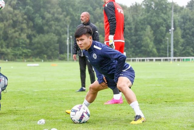 Quang Hải tiếp tục góp mặt trong danh sách của Pau FC tại vòng 3 Ligue 2 - Ảnh 1.