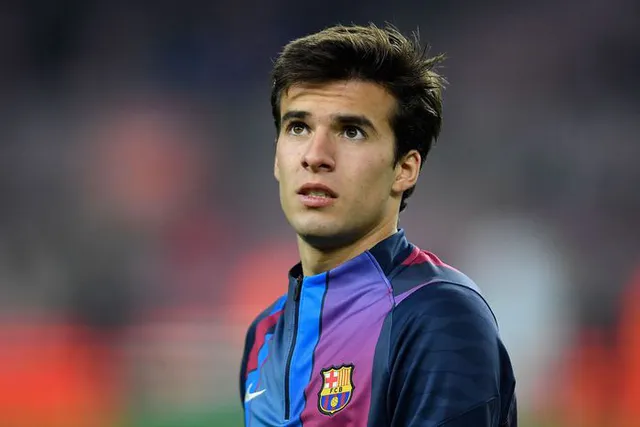 Riqui Puig: Không được tạo cơ hội thi đấu khi nhìn những đồng đội của mình ngày càng phát triển khiến tôi cảm thấy rất tổn thương - Ảnh 1.