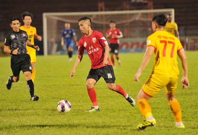 Vòng 12 LS V.League 2-2022: Ngôi đầu đổi chủ - Ảnh 1.