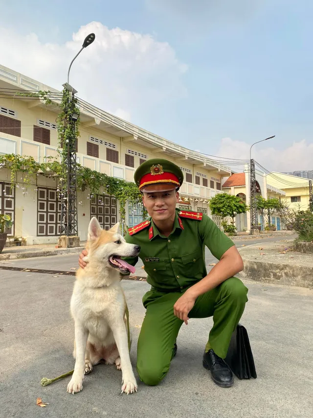 Loạt ảnh hậu trường bảnh bao, chất chơi của diễn viên Xuân Phúc trong Đấu trí - Ảnh 2.