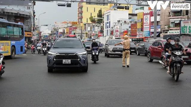 CSGT TP Hồ Chí Minh thắt chặt kiểm soát, phân luồng giao thông dịp lễ 2/9 - Ảnh 2.