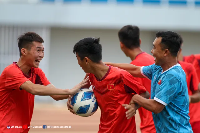 U16 Việt Nam hăng say tập luyện, hướng đến vòng bán kết giải U16 Đông Nam Á 2022 - Ảnh 5.