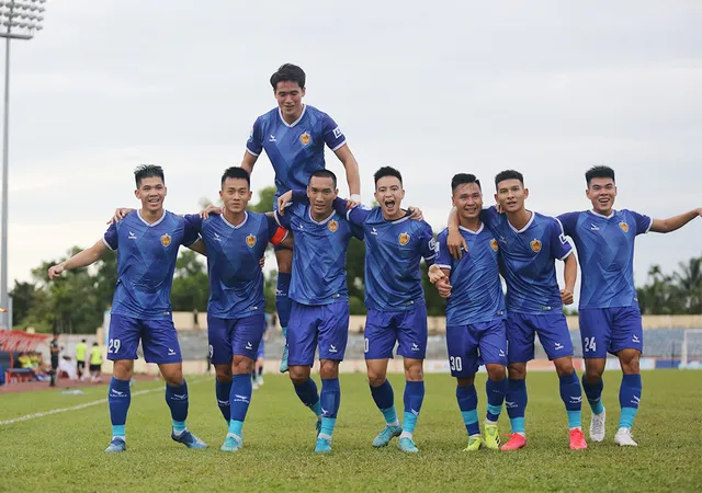 Giải hạng Nhất 2022: CLB Công An Nhân Dân vươn lên dẫn đầu bảng - Ảnh 1.