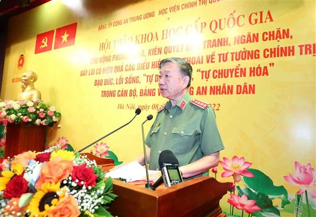 Phòng, chống tự diễn biến, tự chuyển hóa trong công an - Ảnh 2. Phòng, chống tự diễn biến, tự chuyển hóa trong công an - Ảnh 2.