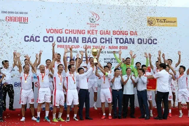 12 đội tranh tài tại Giải bóng đá các Cơ quan Báo chí toàn quốc - Press Cup 2022 - Ảnh 1.