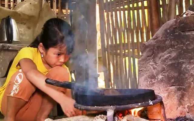 Cặp lá yêu thương: Cô bé hiểu chuyện - Ảnh 2.