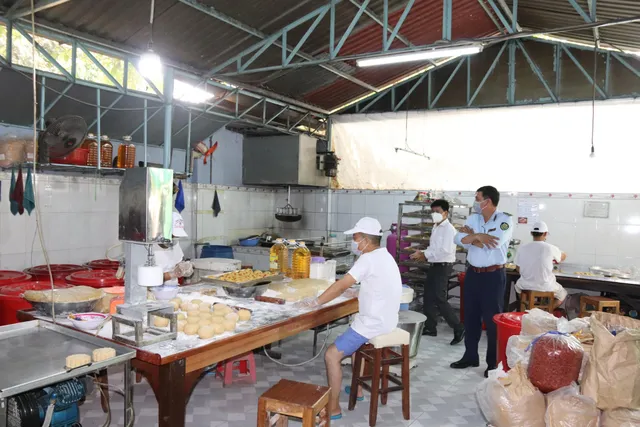 Bà Rịa - Vũng Tàu: Kiểm tra an toàn thực phẩm tại các cơ sở sản xuất bánh trung thu - Ảnh 2. Bà Rịa - Vũng Tàu: Kiểm tra an toàn thực phẩm tại các cơ sở sản xuất bánh trung thu - Ảnh 2.