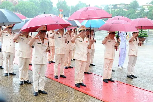 Lãnh đạo Đảng và Nhà nước viếng Chủ tịch Hồ Chí Minh nhân dịp Quốc khánh 2/9 - Ảnh 4.