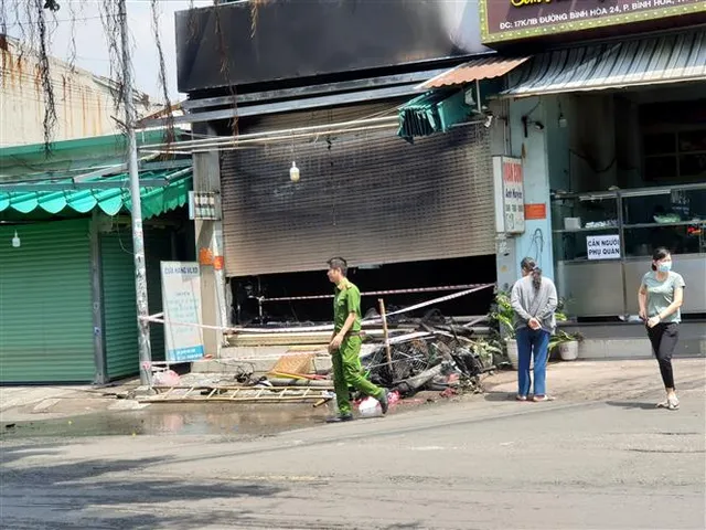 Thêm vụ cháy mới ở TP Thuận An (Bình Dương), 5 người được giải cứu an toàn - Ảnh 2.