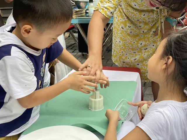 Vui đón Trăng rằm ở Bảo tàng Mỹ thuật Việt Nam: Trải nghiệm sáng tạo và phá cỗ Trung thu - Ảnh 10.