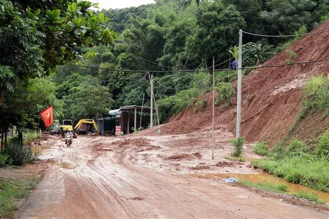 Mưa lớn, Quốc lộ 37 qua Sơn La xuất hiện gần 60 vị trí sạt lở - Ảnh 3. Mưa lớn, Quốc lộ 37 qua Sơn La xuất hiện gần 60 vị trí sạt lở - Ảnh 3.