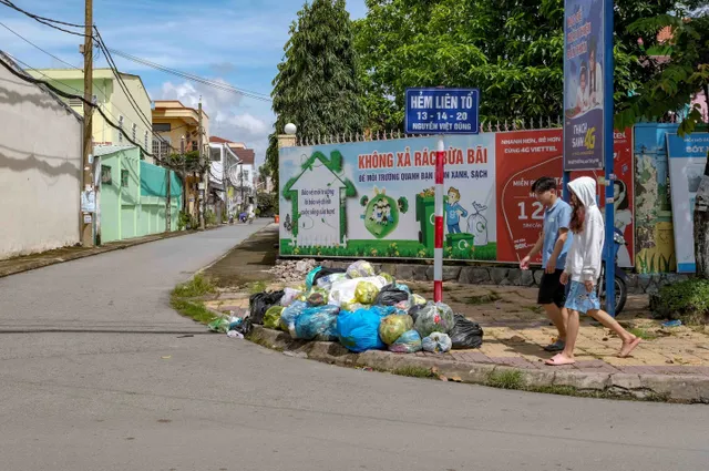 Cần Thơ: Rác thải ùn ứ vì thay đổi đơn vị thu gom - Ảnh 3.