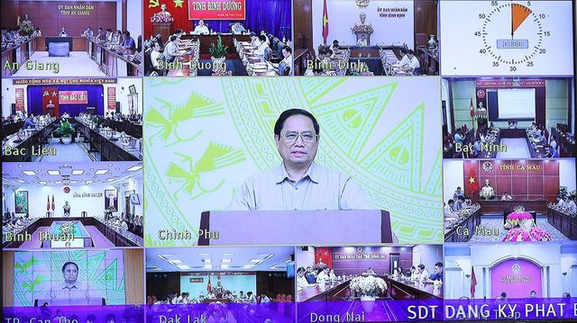 Thủ tướng Phạm Minh Chính chủ trì họp trực tuyến thúc đẩy các công trình giao thông trọng điểm - Ảnh 1.