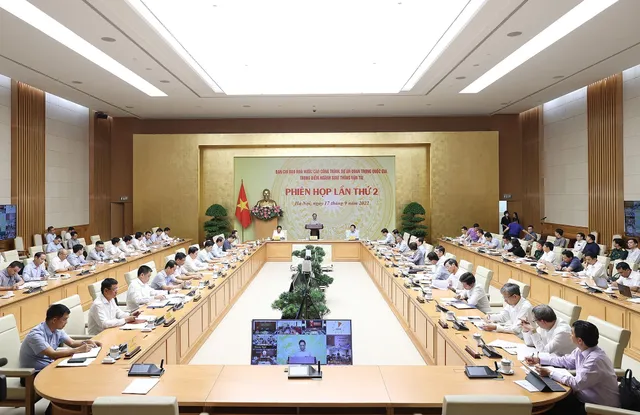 Thủ tướng Phạm Minh Chính chủ trì họp trực tuyến thúc đẩy các công trình giao thông trọng điểm - Ảnh 2.