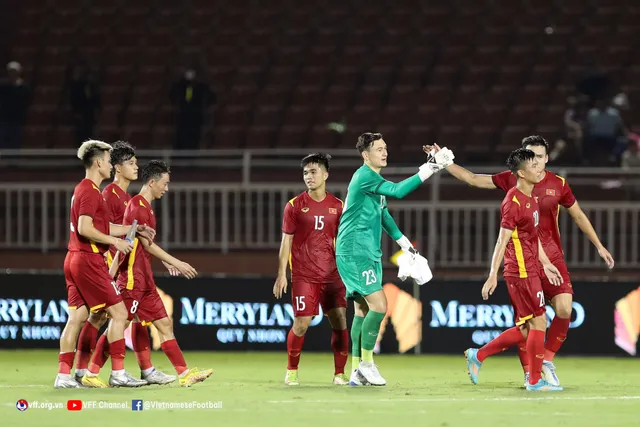ĐT Việt Nam giành chiến thắng “4 sao” trước ĐT Singapore - Ảnh 8. ĐT Việt Nam giành chiến thắng “4 sao” trước ĐT Singapore - Ảnh 8.
