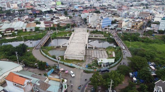 Đề xuất tái khởi động dự án cầu Tân Kỳ - Tân Quý bằng nguồn vốn ngân sách - Ảnh 1.