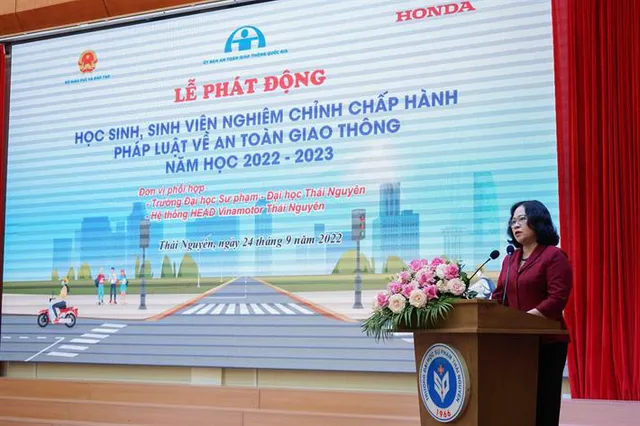 Nâng cao ý thức chấp hành pháp luật về an toàn giao thông cho học sinh, sinh viên - Ảnh 2.