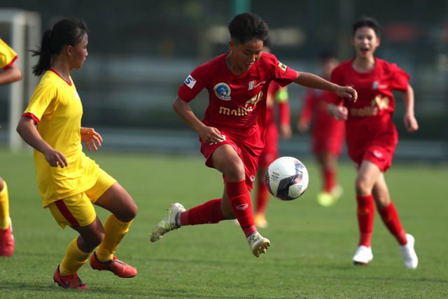 Vòng 1 giải bóng đá Nữ VĐ U16 QG 2022: Phong Phú Hà Nam đại thắng - Ảnh 1.