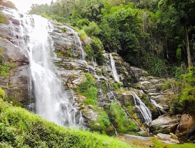 Lạc lối ở Chiang Mai cùng lễ hội đèn trời lớn nhất Thái Lan - Ảnh 10.