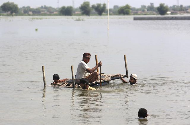 Hơn 1.280 người tử vong do lũ lụt ở Pakistan, 1/3 là trẻ em - Ảnh 1.