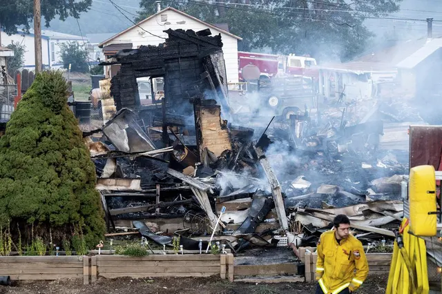 Cháy rừng tại California khiến nhiều người bị thương, hàng nghìn người phải sơ tán - Ảnh 8.