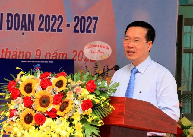 Thường trực Ban Bí thư Võ Văn Thưởng dự Lễ khai giảng năm học 2022-2023 tại Hòa Bình - Ảnh 1.