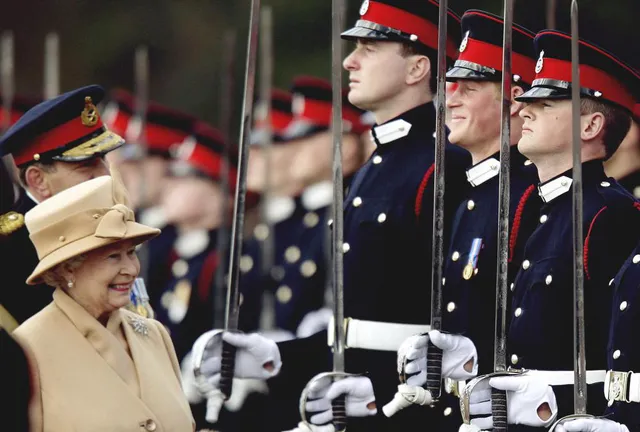 Nữ hoàng Anh Elizabeth II qua đời ở tuổi 96, lãnh đạo thế giới gửi lời chia buồn - Ảnh 17. Nữ hoàng Anh Elizabeth II qua đời ở tuổi 96, lãnh đạo thế giới gửi lời chia buồn - Ảnh 17.