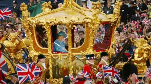 Cuộc sống và thành tựu của Nữ hoàng Elizabeth II qua ảnh - Ảnh 11. Cuộc sống và thành tựu của Nữ hoàng Elizabeth II qua ảnh - Ảnh 11.