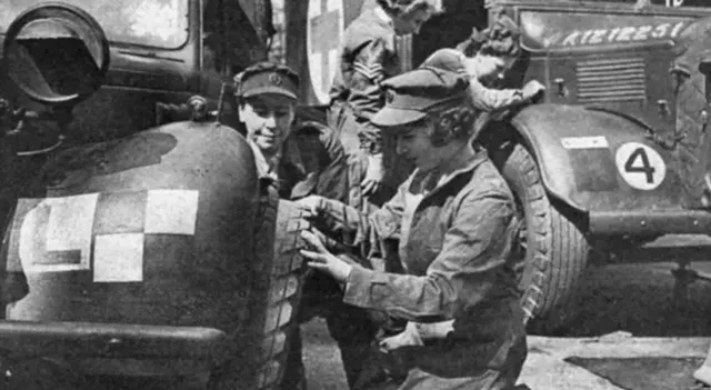 Cuộc sống và thành tựu của Nữ hoàng Elizabeth II qua ảnh - Ảnh 2. Cuộc sống và thành tựu của Nữ hoàng Elizabeth II qua ảnh - Ảnh 2.