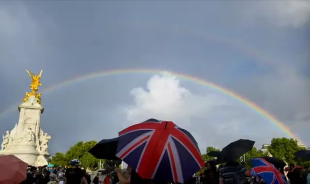 Nữ hoàng Anh Elizabeth II: Nhân chứng lịch sử của những thăng trầm thế giới - Ảnh 7. Nữ hoàng Anh Elizabeth II: Nhân chứng lịch sử của những thăng trầm thế giới - Ảnh 7.