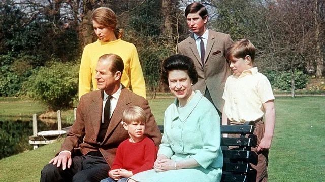 Elizabeth II - Nữ hoàng vị tha khiến nước Anh tự hào - Ảnh 14. Elizabeth II - Nữ hoàng vị tha khiến nước Anh tự hào - Ảnh 14.