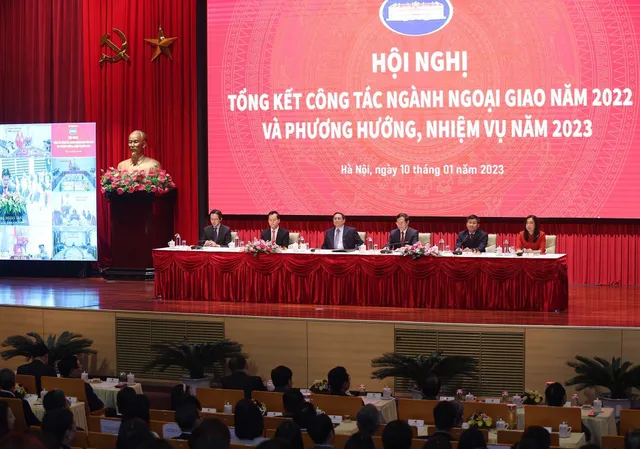 Thủ tướng: Ngoại giao phải chủ động đi trước mở đường cho phát triển đất nước - Ảnh 3.