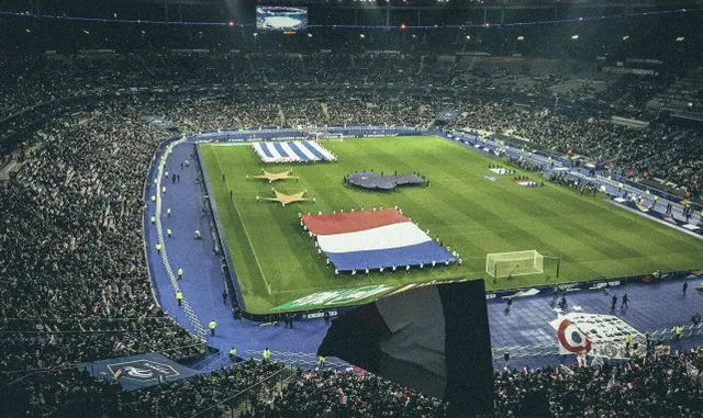 PSG muốn chuyển tới sân Stade de France   - Ảnh 1.