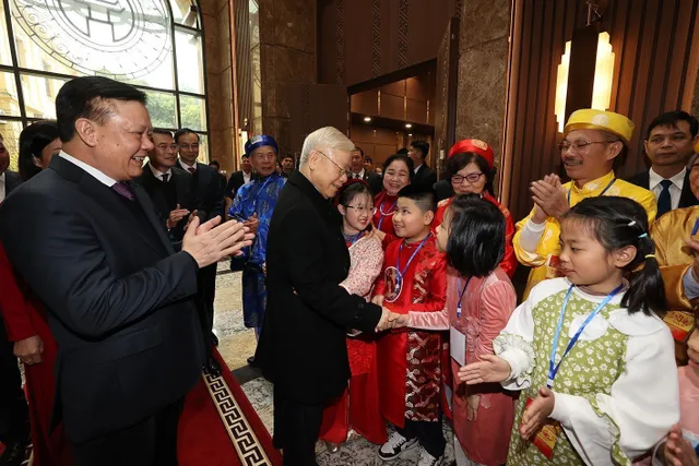 Tổng Bí thư Nguyễn Phú Trọng thăm, chúc Tết Đảng bộ, chính quyền và nhân dân Hà Nội - Ảnh 8.