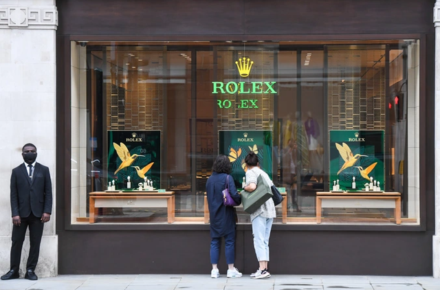 Vì sao đồng hồ Rolex lại đắt đỏ dù trước đây là loại ai cũng có thể mua? - Ảnh 2.