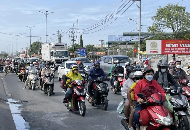 Cửa ngõ TP Hồ Chí Minh thông thoáng ngày cuối nghỉ Tết - Ảnh 1.