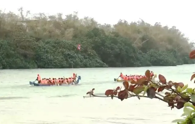 Nô nức lễ hội đua thuyền trên sông Đà Rằng, Phú Yên - Ảnh 1.
