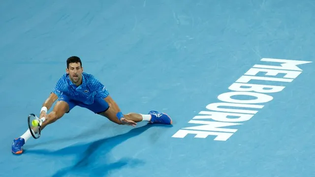 Djokovic lần thứ 10 vô địch Australia mở rộng, san bằng kỷ lục Grand Slam của Nadal - Ảnh 2.