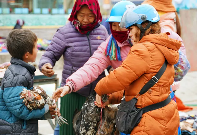 Mộc mạc chợ phiên Mèo Vạc trên cao nguyên đá Đồng Văn - Ảnh 11.