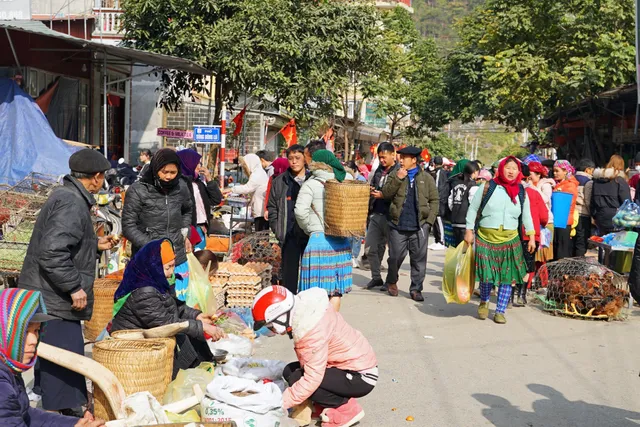 Mộc mạc chợ phiên Mèo Vạc trên cao nguyên đá Đồng Văn - Ảnh 9.