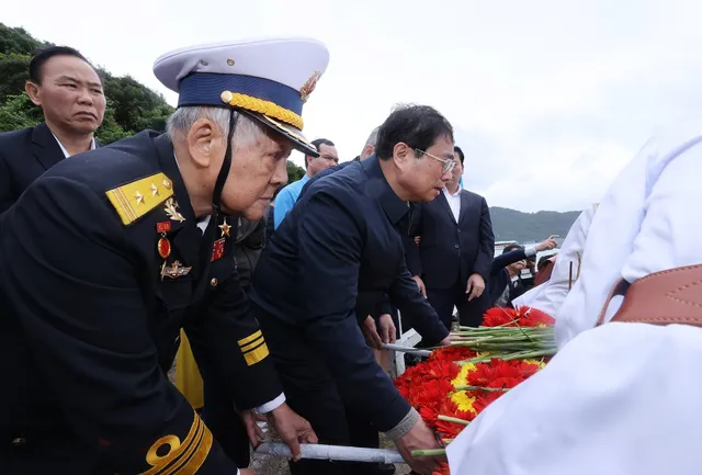 Thủ tướng Phạm Minh Chính khảo sát một số công trình dự án trọng điểm tại Phú Yên - Ảnh 6.