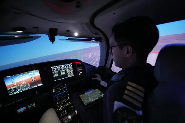Có gì đặc biệt bên trong Học viện đào tạo phi công của hãng hàng không Emirates? - Ảnh 11. Có gì đặc biệt bên trong Học viện đào tạo phi công của hãng hàng không Emirates? - Ảnh 11.