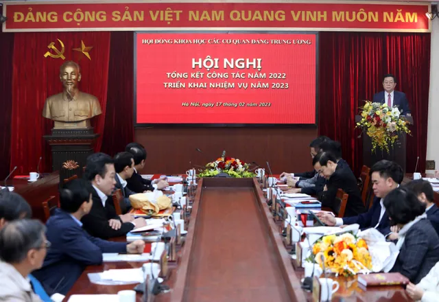 Chuẩn bị tiền đề, luận cứ khoa học để tổng kết 40 năm đổi mới - Ảnh 1.