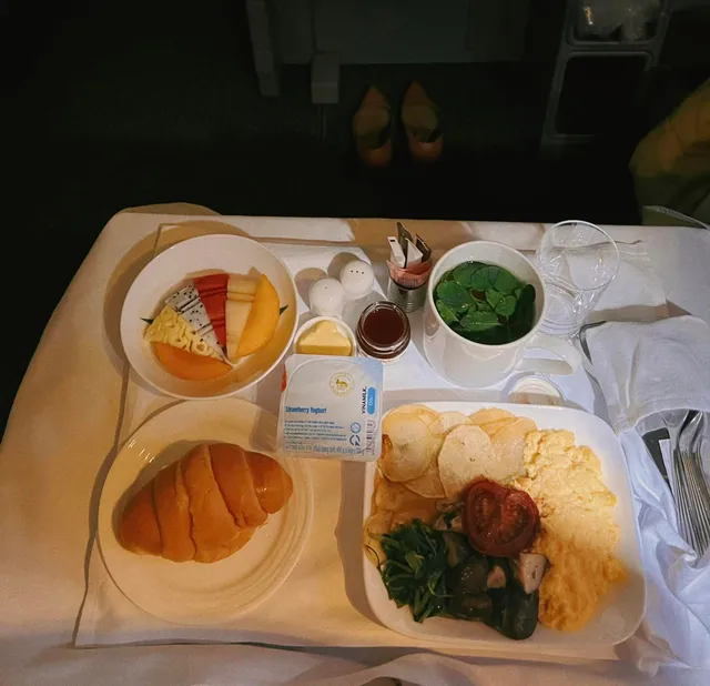 Trải nghiệm hành trình Hà Nội - Dubai trên chuyến bay của Emirates - Ảnh 19. Trải nghiệm hành trình Hà Nội - Dubai trên chuyến bay của Emirates - Ảnh 19.