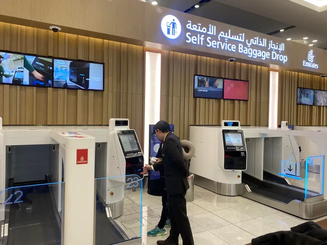 Trải nghiệm hành trình Hà Nội - Dubai trên chuyến bay của Emirates - Ảnh 5. Trải nghiệm hành trình Hà Nội - Dubai trên chuyến bay của Emirates - Ảnh 5.