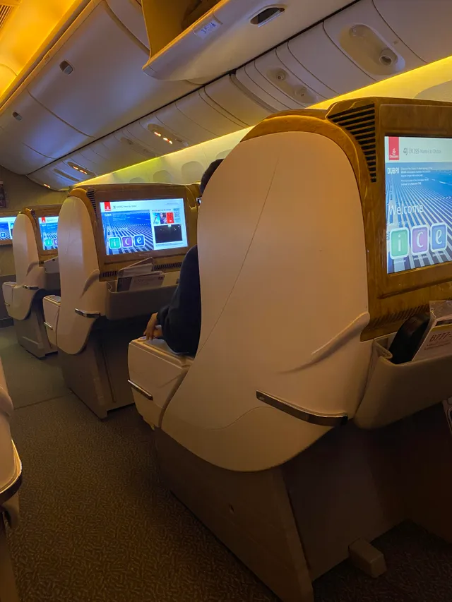 Trải nghiệm hành trình Hà Nội - Dubai trên chuyến bay của Emirates - Ảnh 18. Trải nghiệm hành trình Hà Nội - Dubai trên chuyến bay của Emirates - Ảnh 18.