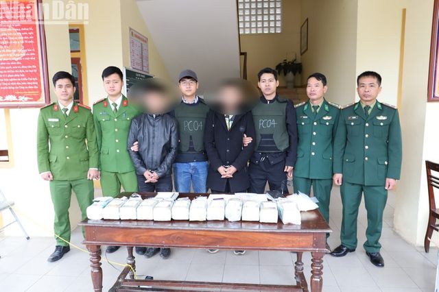 Hà Tĩnh: Triệt xóa đường dây vận chuyển 12kg Ketamine, 5.600 viên hồng phiến - Ảnh 1.