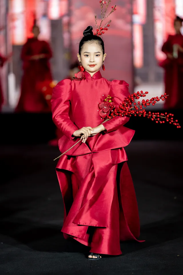 Lộ diện đại diện hình ảnh của Vietnam International Fashion Tour 2023 - Ảnh 1. Lộ diện đại diện hình ảnh của Vietnam International Fashion Tour 2023 - Ảnh 1.